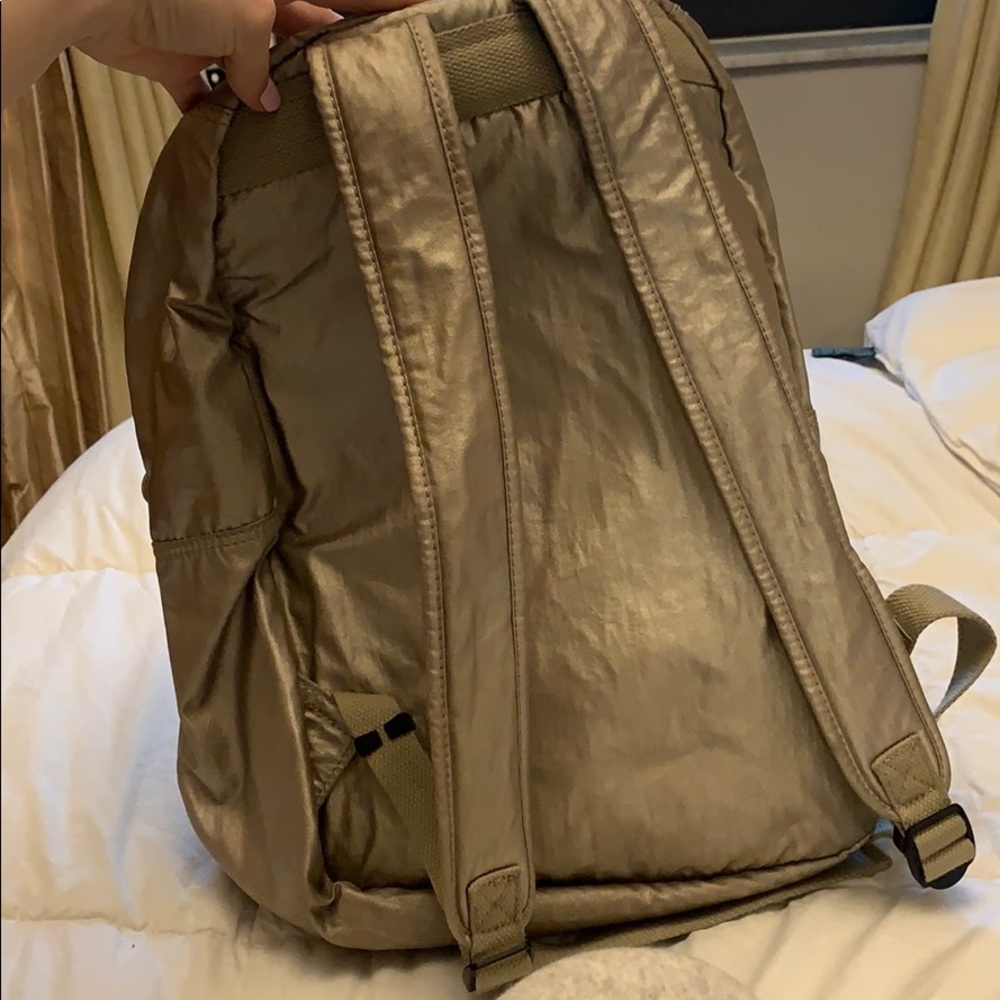 Kipling back pack ! - Picture 4 of 8